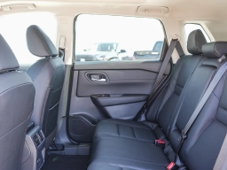Nissan Rogue Dark Armor FWD 2026