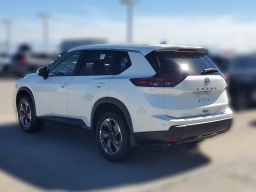 Nissan Rogue Dark Armor FWD 2026
