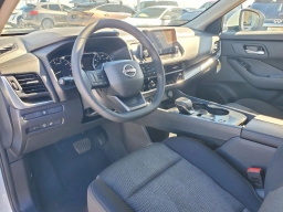 Nissan Rogue Dark Armor FWD 2026