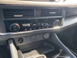 Nissan Rogue Dark Armor FWD 2026