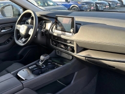 Nissan Rogue SV FWD 2026
