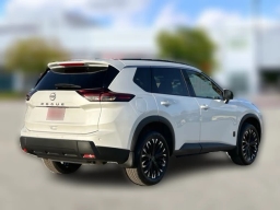 Nissan Rogue Dark Armor FWD 2026