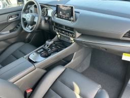 Nissan Rogue Dark Armor FWD 2026