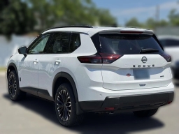 Nissan Rogue Dark Armor AWD 2026