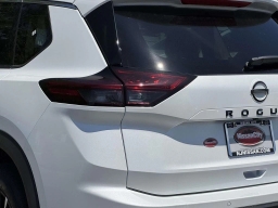 Nissan Rogue Dark Armor AWD 2026