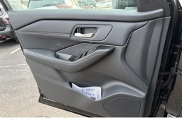 Nissan Rogue Dark Armor AWD 2026
