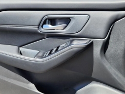 Nissan Rogue Dark Armor AWD 2026