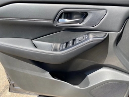 Nissan Rogue Dark Armor AWD 2026