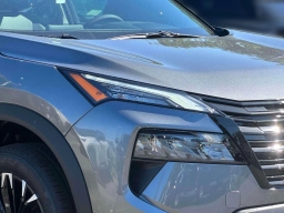 Nissan Rogue Dark Armor AWD 2026