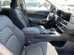 Nissan Pathfinder SV 4WD 2026