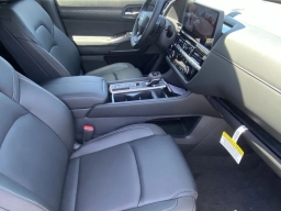 Nissan Pathfinder SL 2WD 2026