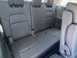 Nissan Pathfinder SL 2WD 2026