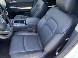 Nissan Pathfinder SL 2WD 2026