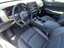 Nissan Pathfinder SL 2WD 2026
