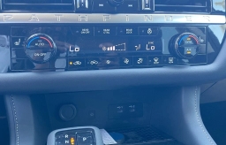 Nissan Pathfinder SL 2WD 2026
