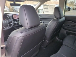 Nissan Pathfinder Platinum 4WD 2026