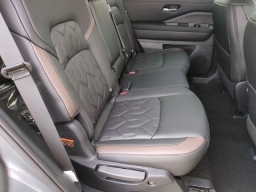 Nissan Pathfinder Platinum 4WD 2026