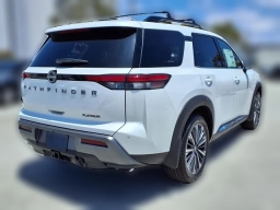 Nissan Pathfinder Platinum 2WD 2026