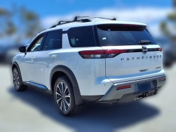 Nissan Pathfinder Platinum 2WD 2026