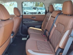 Nissan Pathfinder Platinum 2WD 2026