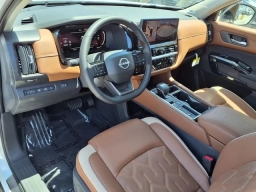 Nissan Pathfinder Platinum 2WD 2026