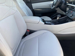 Hyundai Tucson SE FWD 2026