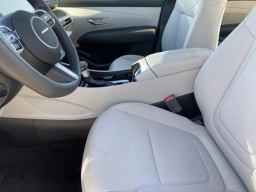 Hyundai Tucson SE FWD 2026