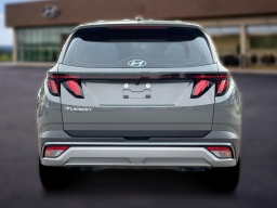 Hyundai Tucson SE FWD 2026