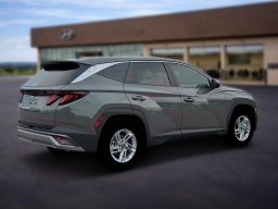 Hyundai Tucson SE FWD 2026