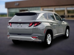 Hyundai Tucson SE FWD 2026