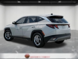Hyundai Tucson SE FWD 2026