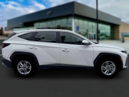 Hyundai Tucson SE FWD 2026