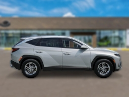 Hyundai Tucson SE FWD 2026
