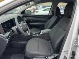 Hyundai Tucson SE FWD 2025