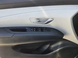 Hyundai Tucson SE FWD 2026
