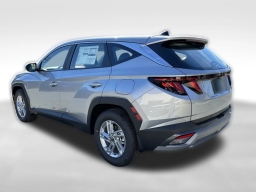 Hyundai Tucson SE FWD 2026