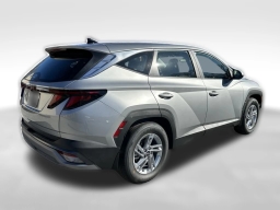 Hyundai Tucson SE FWD 2026