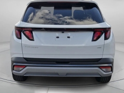 Hyundai Tucson SEL FWD 2026