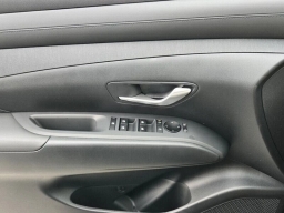 Hyundai Tucson SEL Premium FWD 2026