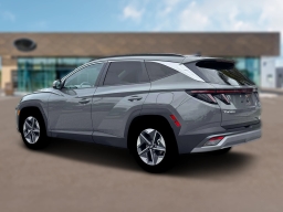 Hyundai Tucson SEL Premium FWD 2026