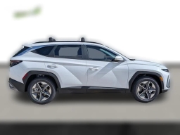 Hyundai Tucson SEL Premium FWD 2026
