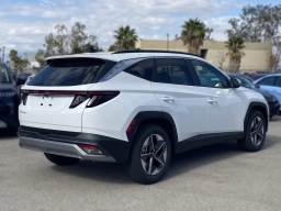 Hyundai Tucson SEL Premium FWD 2026