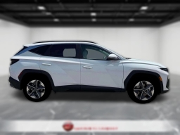 Hyundai Tucson SEL Premium AWD 2026