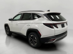 Hyundai Tucson SEL Premium AWD 2026