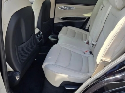 Genesis GV70 2.5T AWD 2026