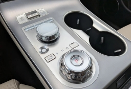 Genesis GV70 2.5T Advanced AWD 2026