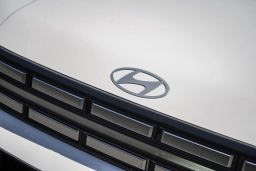 Hyundai Santa Fe Hybrid SE FWD 2026