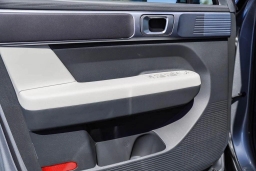 Hyundai Santa Fe SE FWD 2026