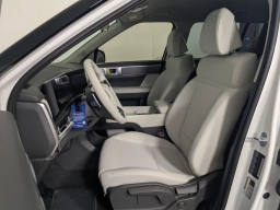 Hyundai Santa Fe SE FWD 2026