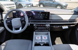Hyundai Santa Fe SE FWD 2026